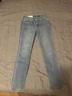 Women’s (Seven) Light Blue Tummyless Skinny Jeans — Sleek Mid-Rise Fit
